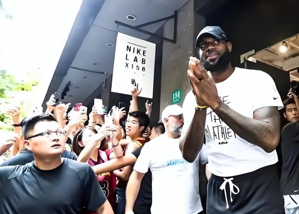 官方媒体, 人民日报, 的中国行 官方媒体, 人民日报, 的中国行